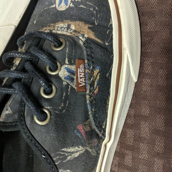 Vans - Picture 8 of 15